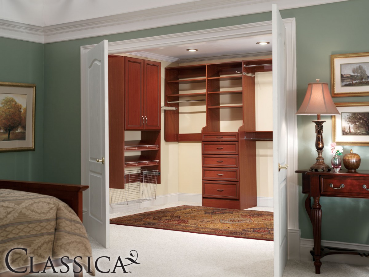 Classica Cherry Walk-In Closet