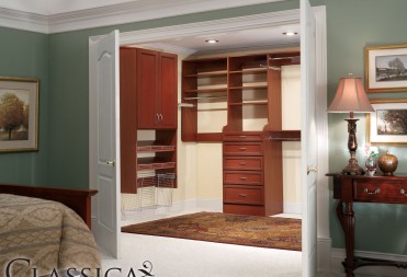 Classica Cherry Walk-In Closet