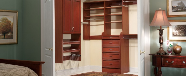 Classica Cherry Walk-In Closet